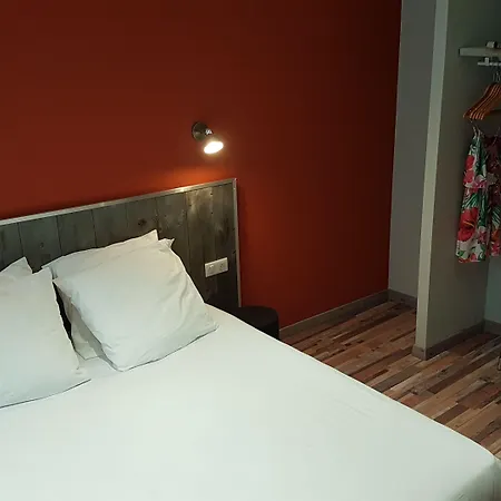Logis Yseria - Historical Center Hotel