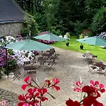 Logis Yseria - Historical Center 3* آجد