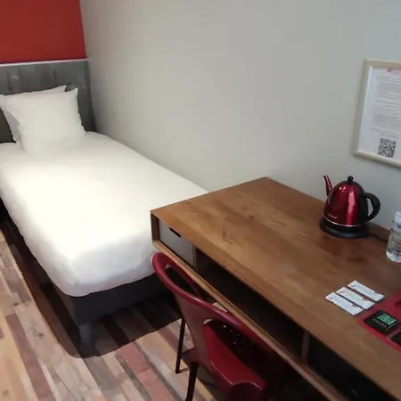 Logis Yseria - Historical Center 3*