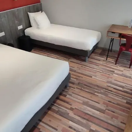 Logis Yseria - Historical Center 3*