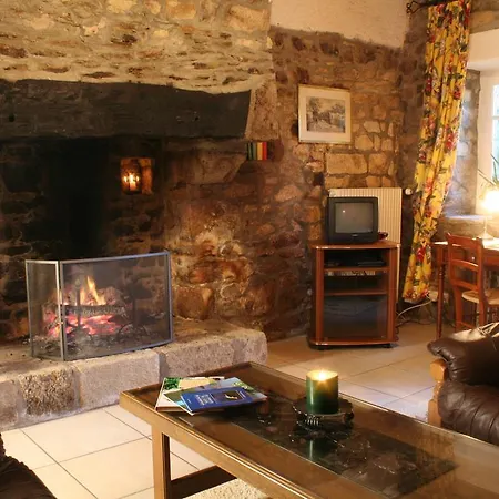 Logis Yseria - Historical Center Otel 3*