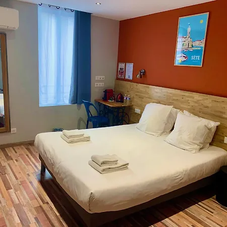 Logis Yseria - Historical Center Hotel