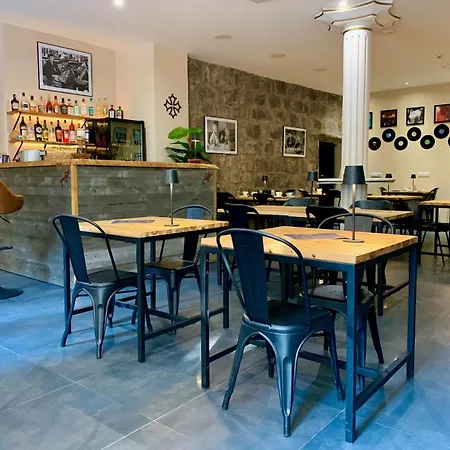 Hotel Logis Yseria - Historical Center 3*