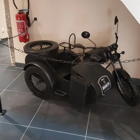 ホテル Logis Yseria - Historical Center アグド