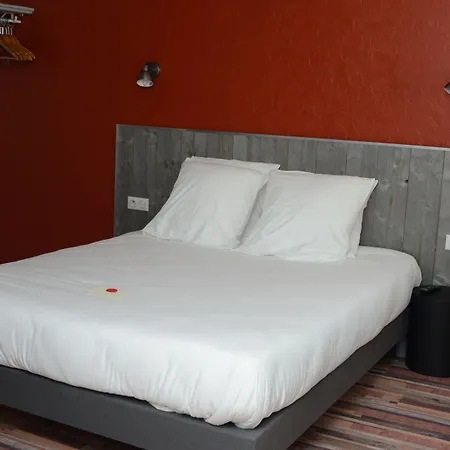 Otel Logis Yseria - Historical Center 3*