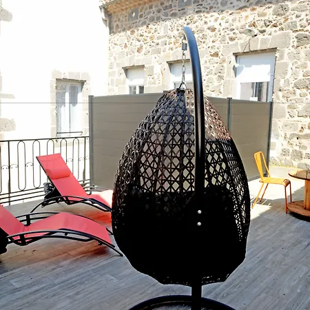 Logis Yseria - Historical Center Hotel 3*