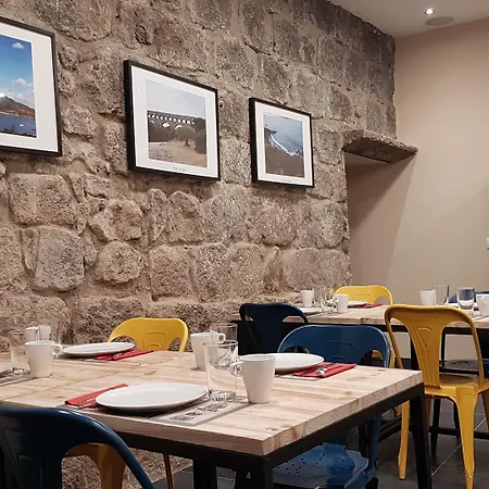 Hotel Logis Yseria - Historical Center 3*