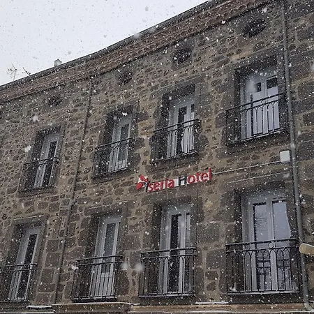Logis Yseria - Historical Center 아그