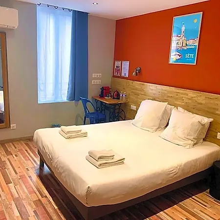 Logis Yseria - Historical Center Otel 3*