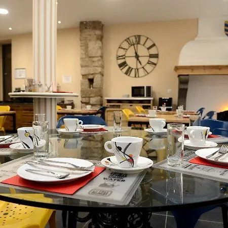 Logis Yseria - Historical Center Hotel