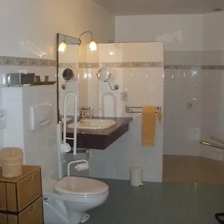 Logis Yseria - Historical Center Hotel