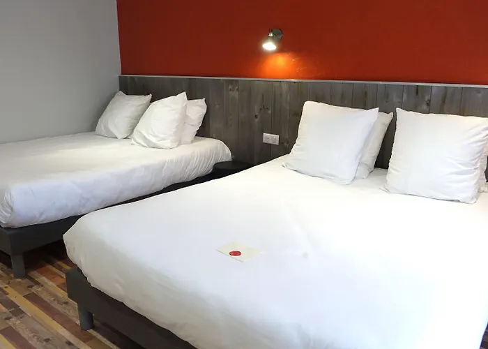 Logis Yseria - Historical Center 호텔 3*